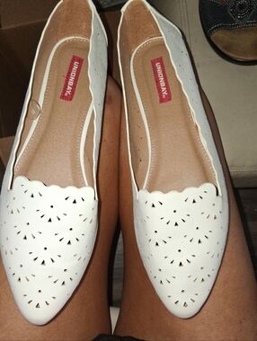 ●●●NWOT●●● UNIONBAY White Laser-Cut Pointed Slip-On Flats